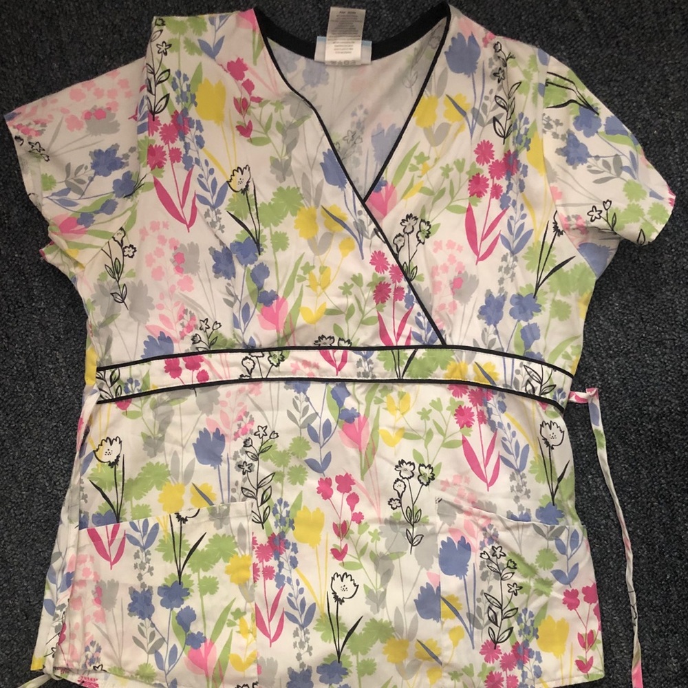 Floral SB scrub top
